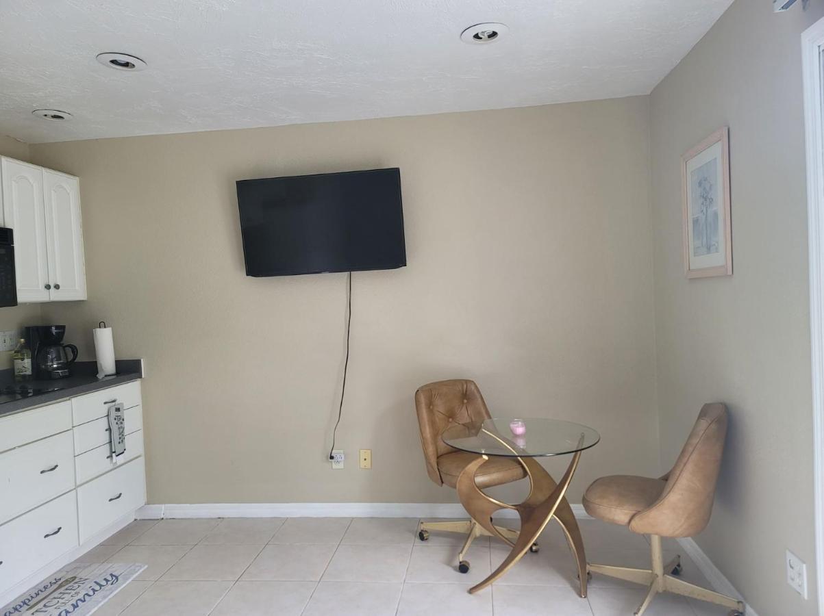 Entire Guesthouse 5 Mins To Siesta Key & Downtown Sarasota Eksteriør bilde